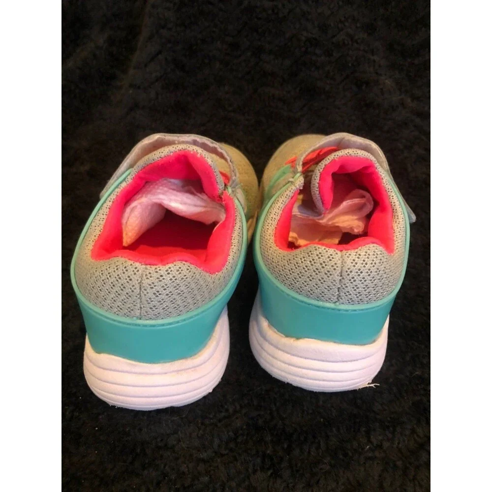 Girls toddler sneaker shoes size 8 gray